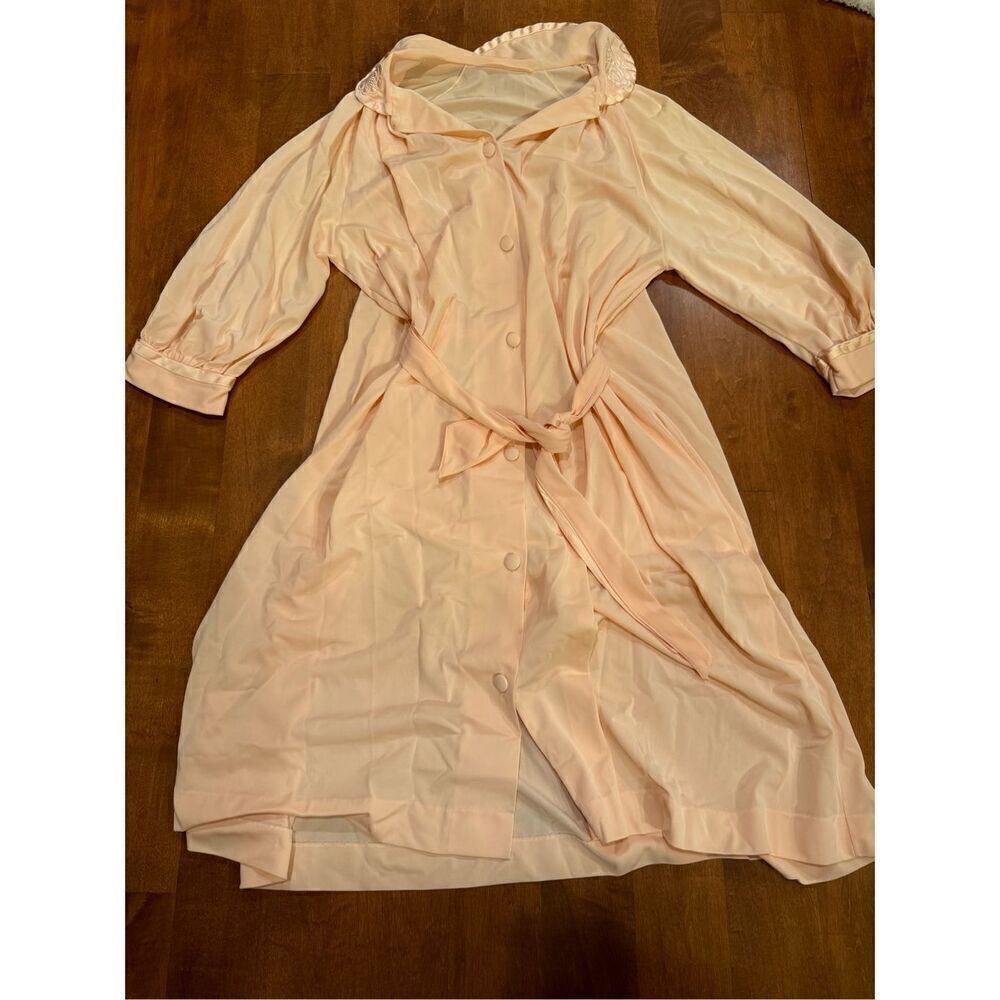 Women’s vintage 1980s sheer nightgown/robe